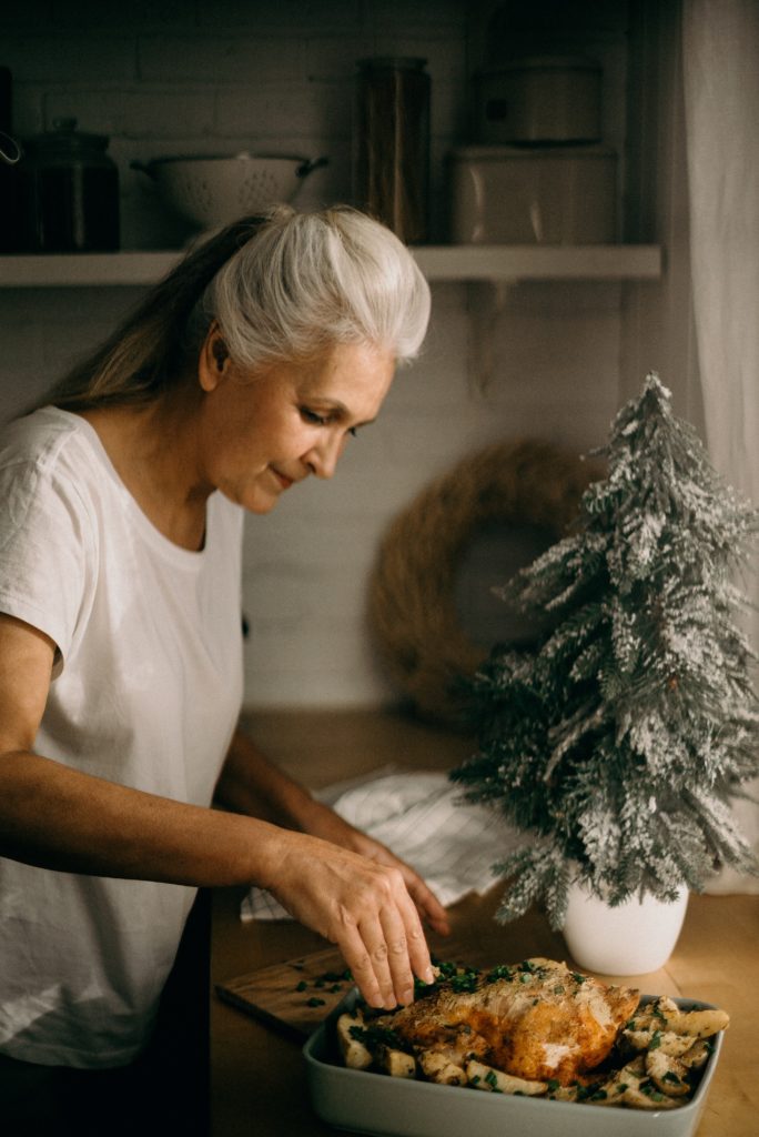 Including senior loved ones in holiday festivities